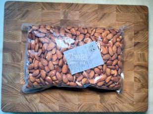 Снеки к пиву: Миндаль жарено-соленый