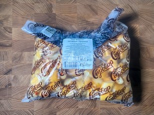 Арахис: Сыр 1 кг ГОРНЫЙ СЫРОВАР (Бочонок копчёный с паприкой)